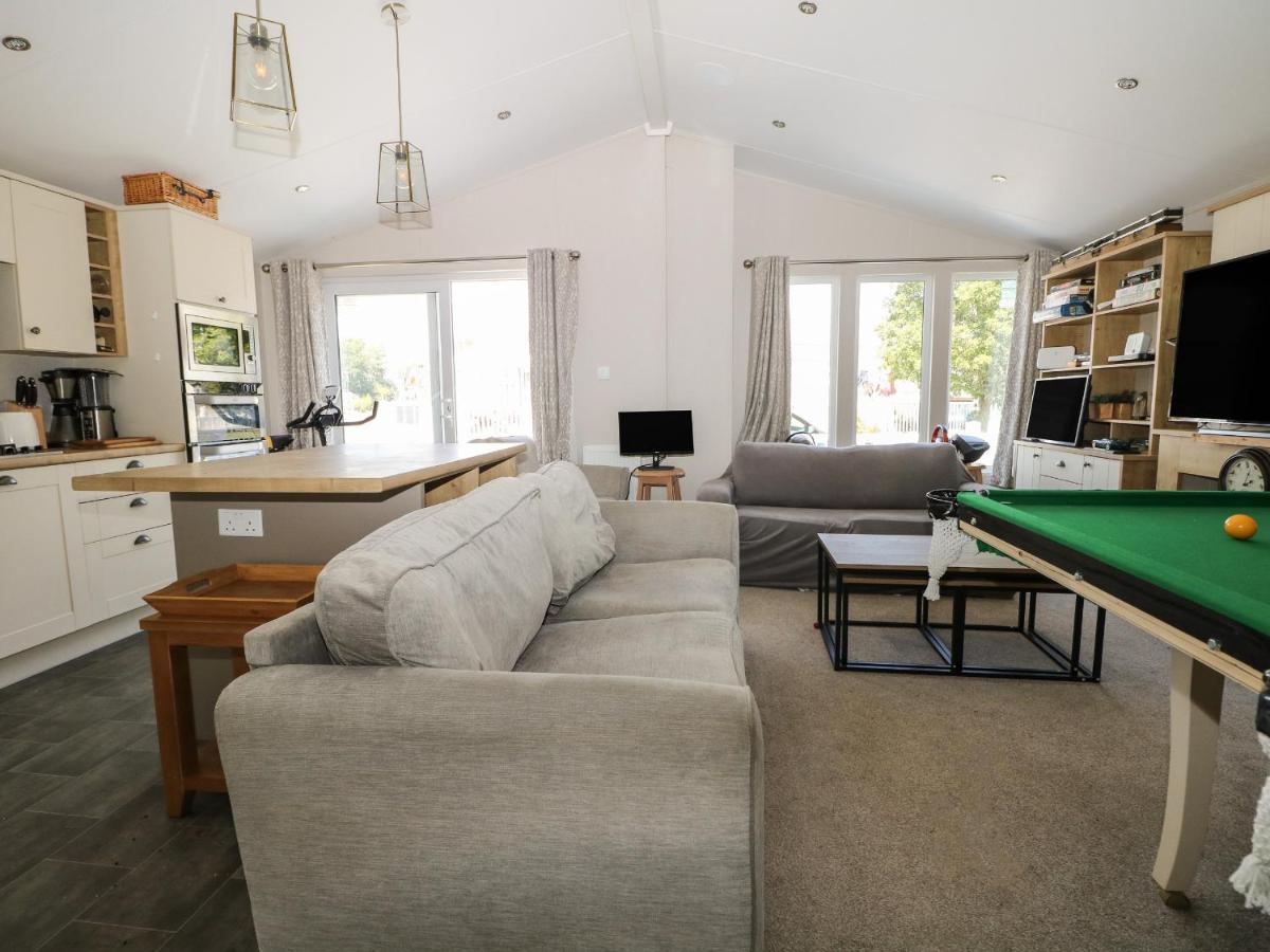 The Goodwood Lodge ชิชิสเตอร์ ภายนอก รูปภาพ